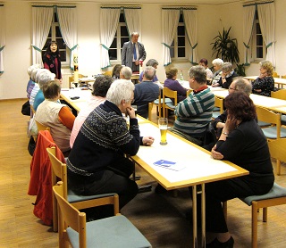Foto von Besuchern beim Vortrag