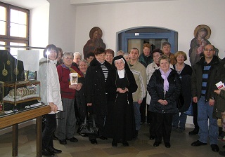 Foto von unserer Gruppe bei der Sonderausstellung in Ursberg